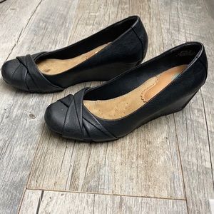 Yuu "Brynn" Wedge Heels